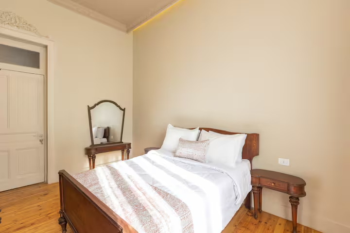 Downtown Glass & Glory | Heritage Stay — Apartment in Downtown Cairo, Egypt — photo 33