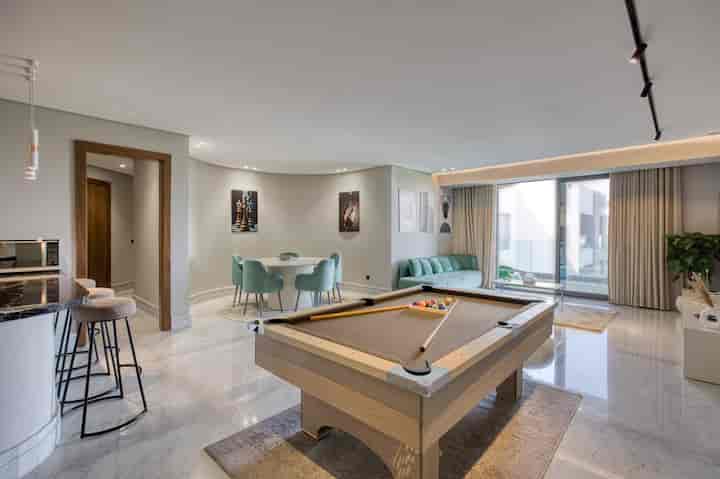 Elegant Garden & Pool View 2-BR Apt | Silverpalm 2
