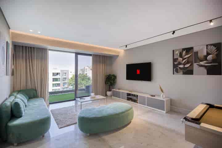Elegant Garden & Pool View 2-BR Apt | Silverpalm 3