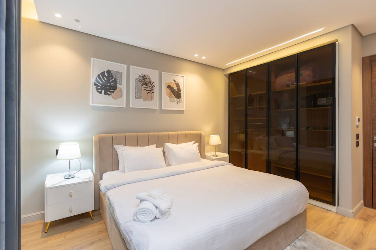 Cozy Apt Steps from O1 Mall | Silverpalm New Cairo — Apartment in New Cairo, Egypt, Egypt — photo 11