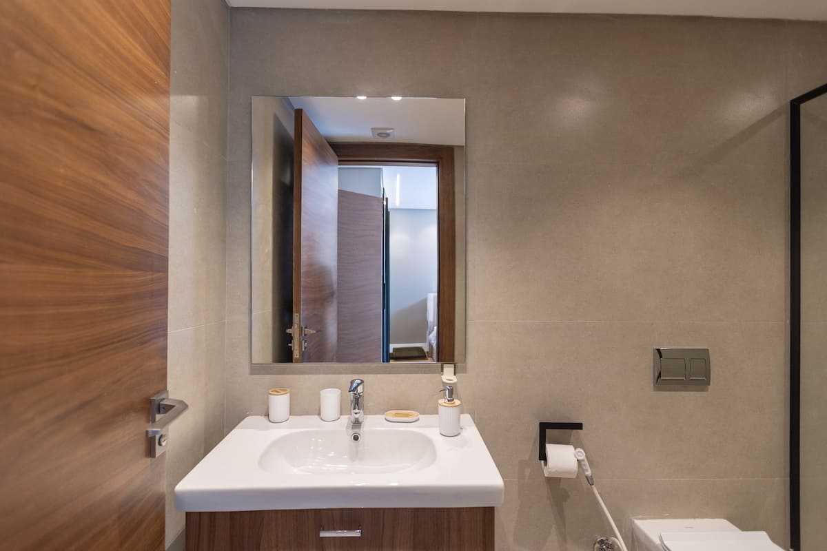 Cozy Apt Steps from O1 Mall | Silverpalm New Cairo — Apartment in New Cairo, Egypt, Egypt — photo 12