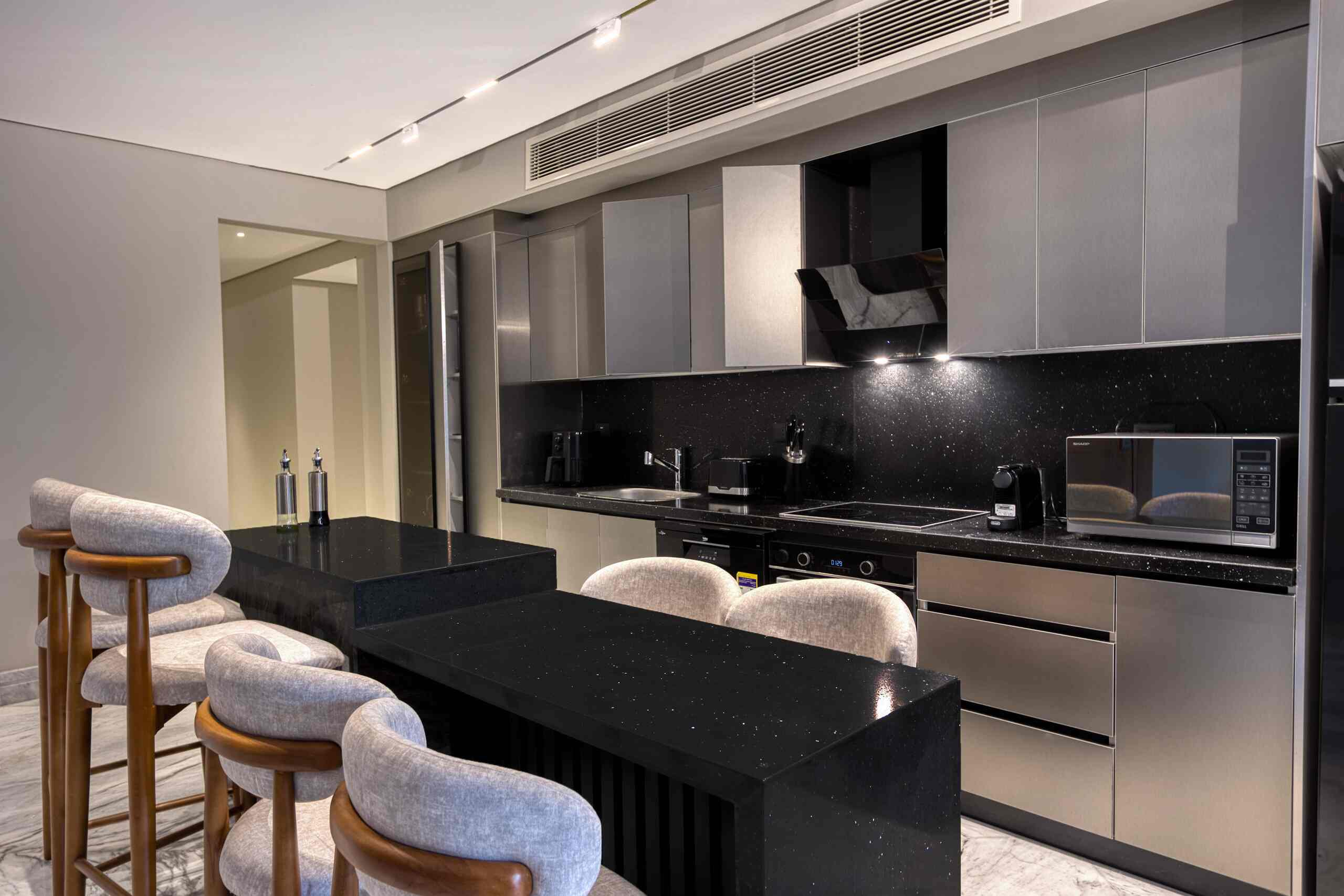 Luxury 3-BR Apt/Large Garden & Pool | Silverpalm — Apartment in O one New Cairo, Cairo, Egypt — photo 13