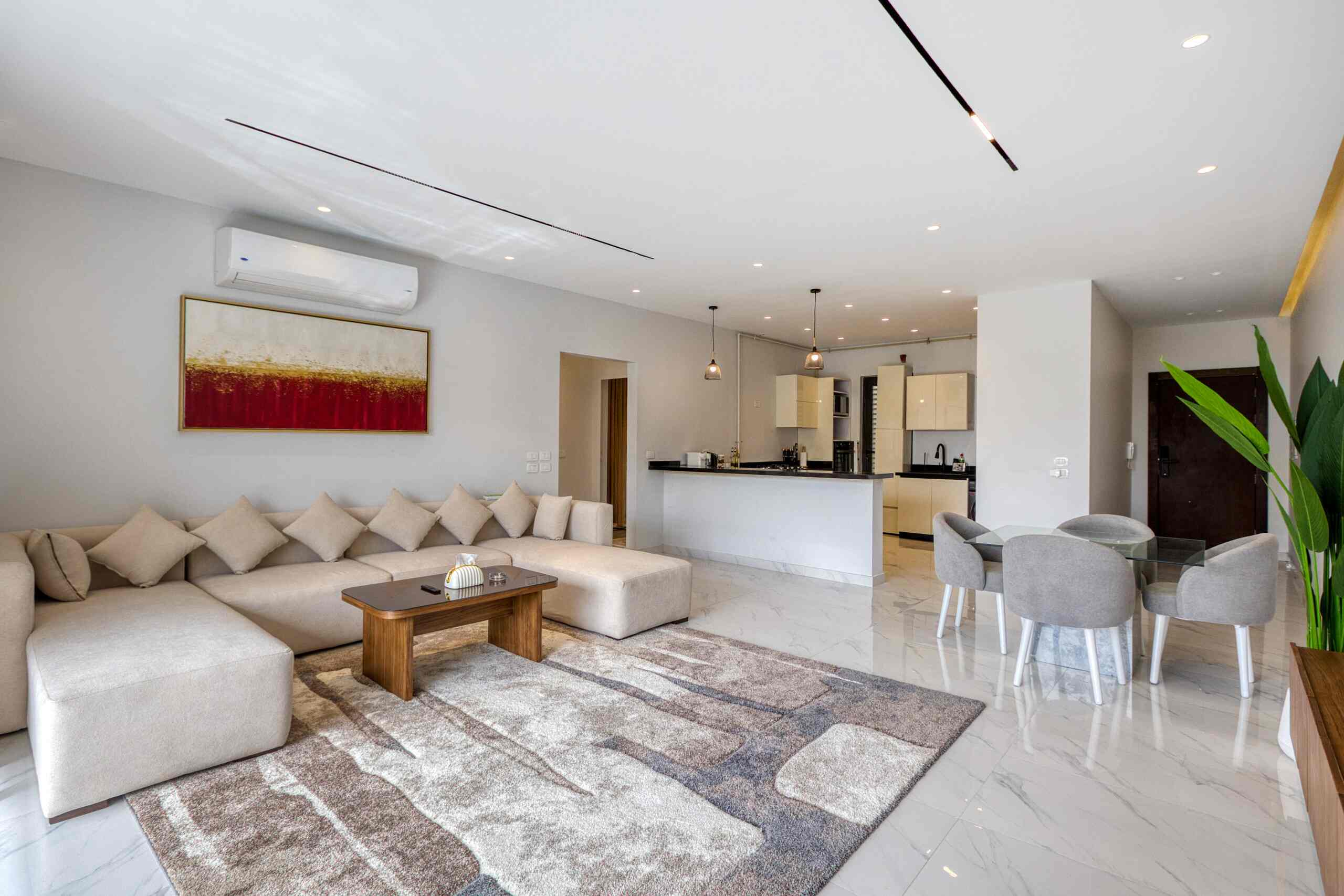 Spacious & Chic 2BR Haven in Lake View Residence 3