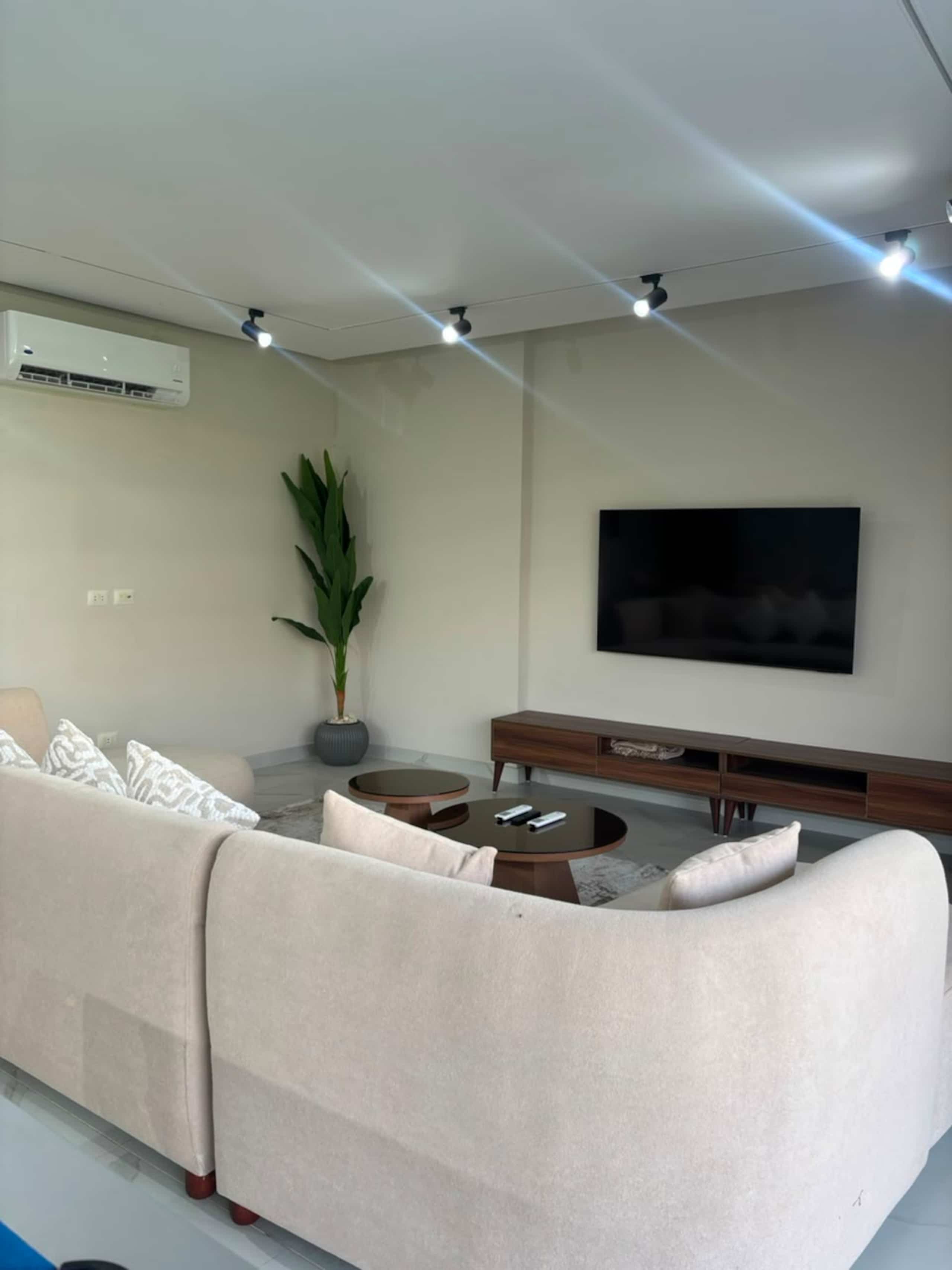 The Lake View Escape | Luxury 3BR | New cairo — Apartment in Cairo, Egypt — photo 13