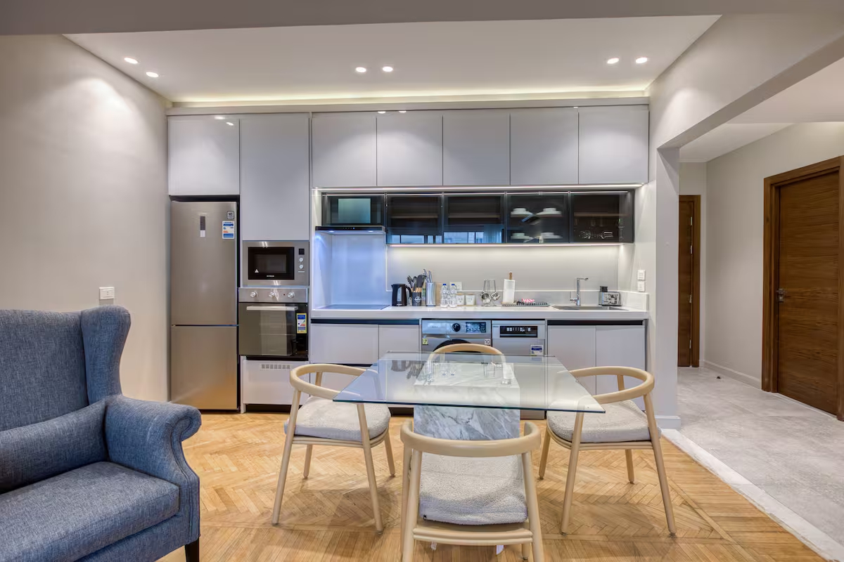 Elegant 2-BR Apartment in Almaza | Near City Stars — Apartment in Almaza , Near City Stars, Egypt — photo 5