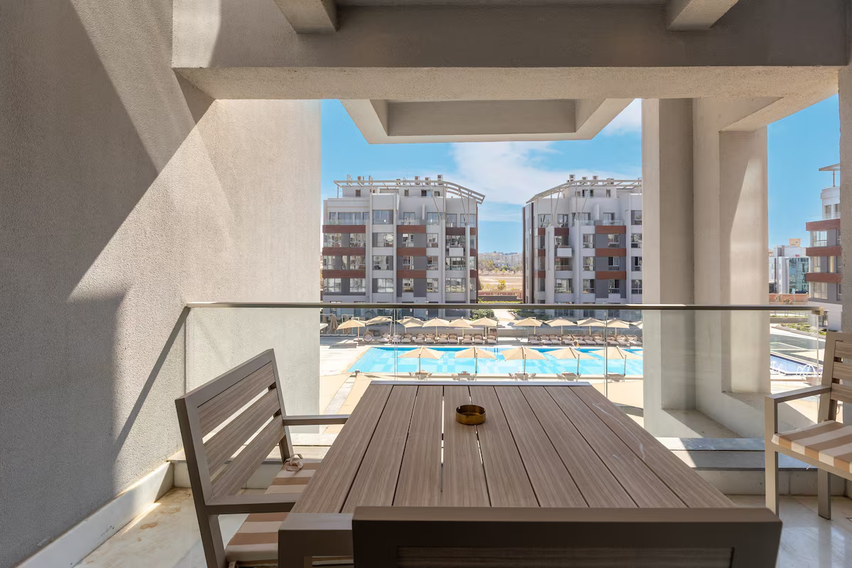 JW Marriott Executive Suite | Pool & Balcony Bliss — Apartment in New Cairo, Cairo Governorate, Egypt, Egypt — photo 17