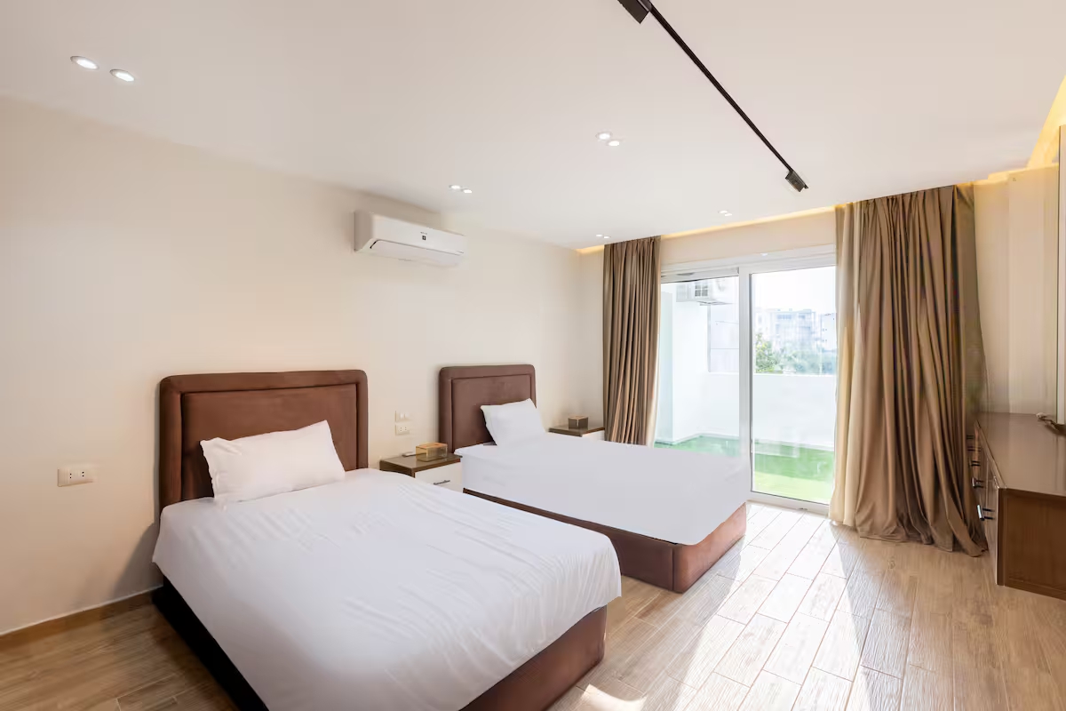 Elegant 3-Bdr Apt in Hyde Park | Prime Location — Apartment in New Cairo 1, Egypt — photo 14
