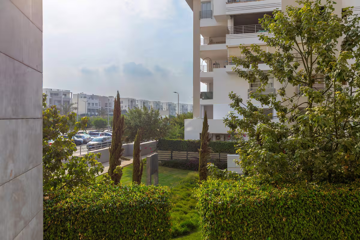 Elegant 3-Bdr Apt in Hyde Park | Prime Location — Apartment in New Cairo 1, Egypt — photo 34