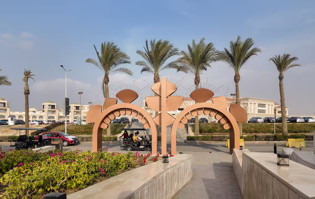Elegant 3-Bdr Apt in Hyde Park | Prime Location — Apartment in New Cairo 1, Egypt — photo 44