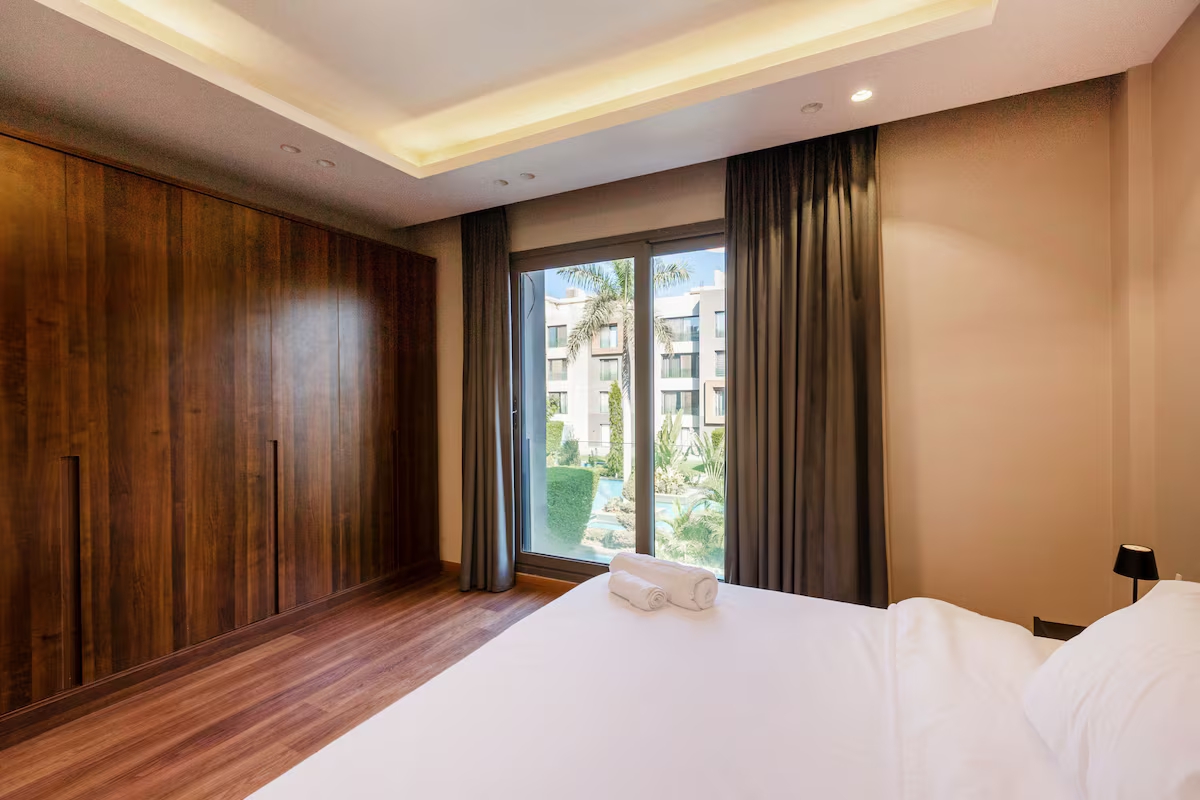 Panoramic 3-Bdr Retreat | Garden & Pool View | SP — Apartment in New Cairo, Cairo, Egypt — photo 20