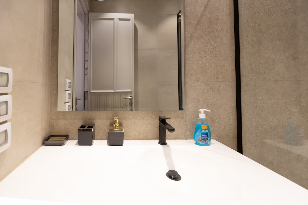 Poolside 3BR | Garden Level | Al-jazi JW Marriott — Apartment in First New Cairo, Egypt — photo 37