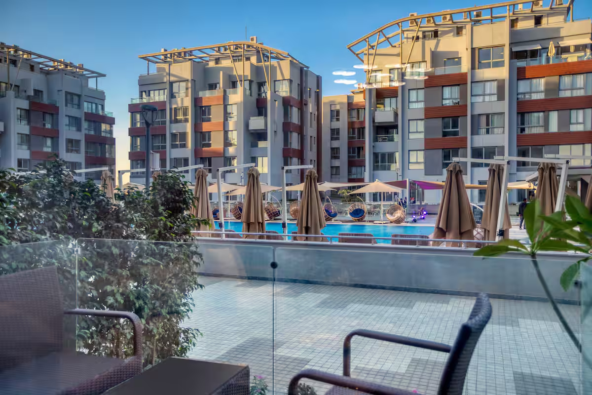 Poolside 3BR | Garden Level | Al-jazi JW Marriott — Apartment in First New Cairo, Egypt — photo 42