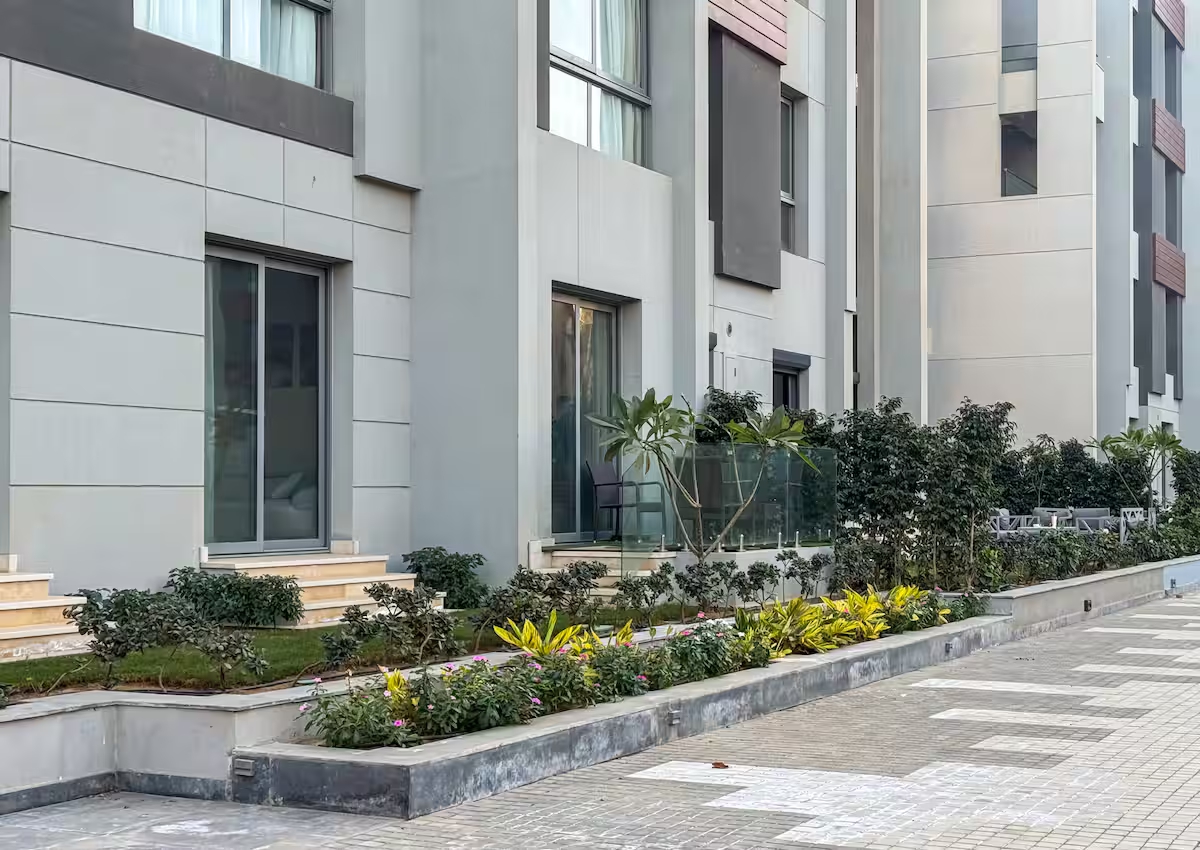 Poolside 3BR | Garden Level | Al-jazi JW Marriott — Apartment in First New Cairo, Egypt — photo 44