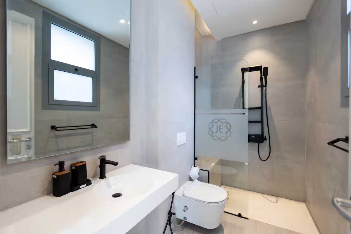 Elegant 2BR Residence | Al Jazi by JW Marriott — Apartment in First New Cairo, Egypt — photo 17