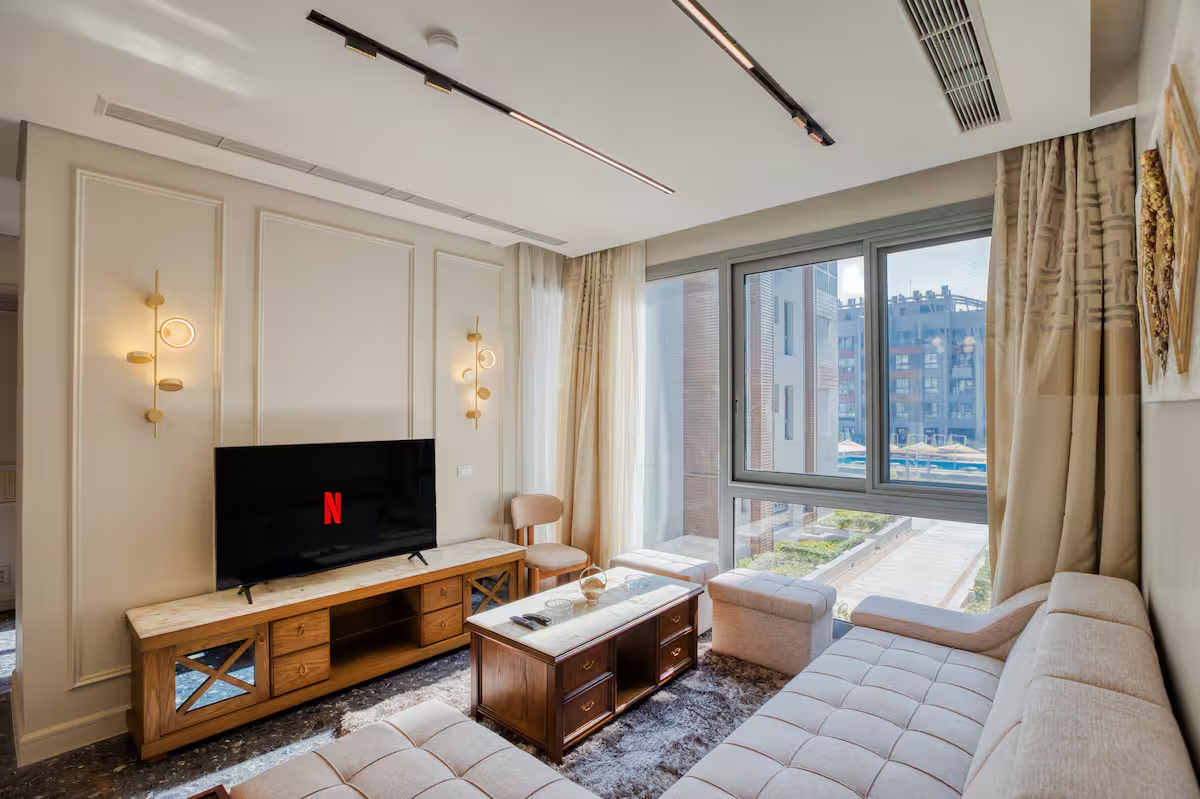 Elegant 1BR Pool View Suite |Aljazi by JW Marriott — Apartment in First New Cairo, Egypt — photo 2