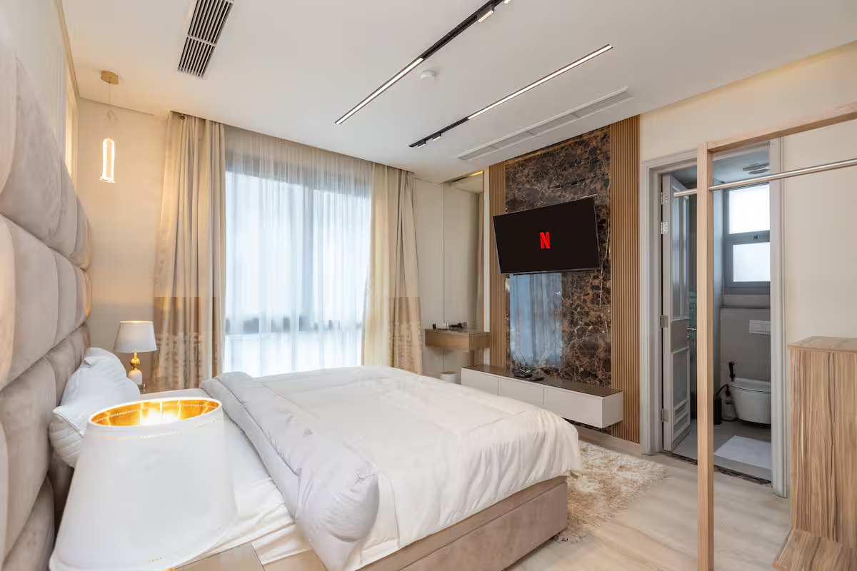 Elegant 1BR Pool View Suite |Aljazi by JW Marriott — Apartment in First New Cairo, Egypt — photo 11