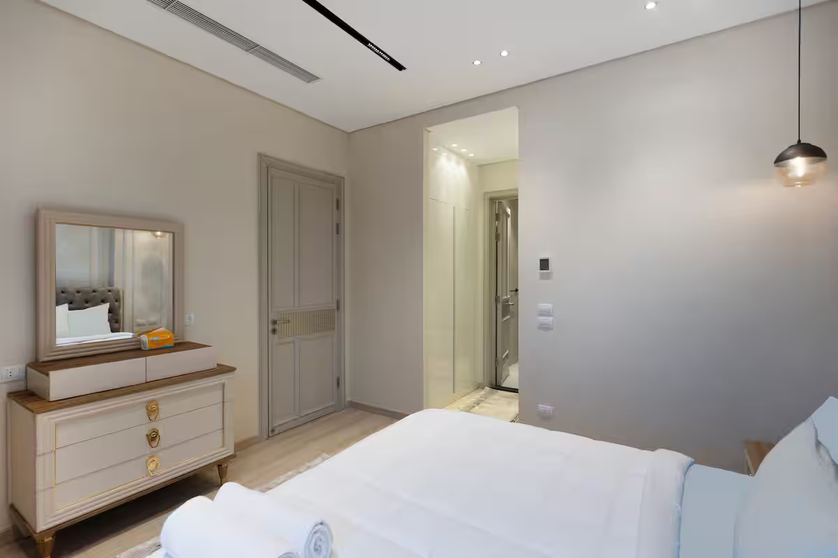 Luxury 1BR Pool View Apt at Al Jazi | JW Marriott — Apartment in New Cairo, Egypt — photo 17