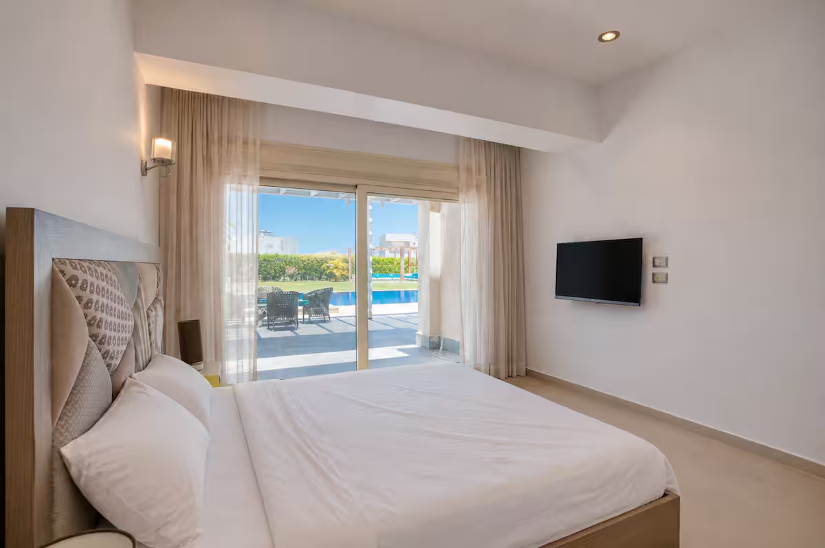 4-BR Masters Villa | Huge Private Pool | Hacienda — Villa in Al ‘Alamayn, Marsa Matrouh, Egypt — photo 15