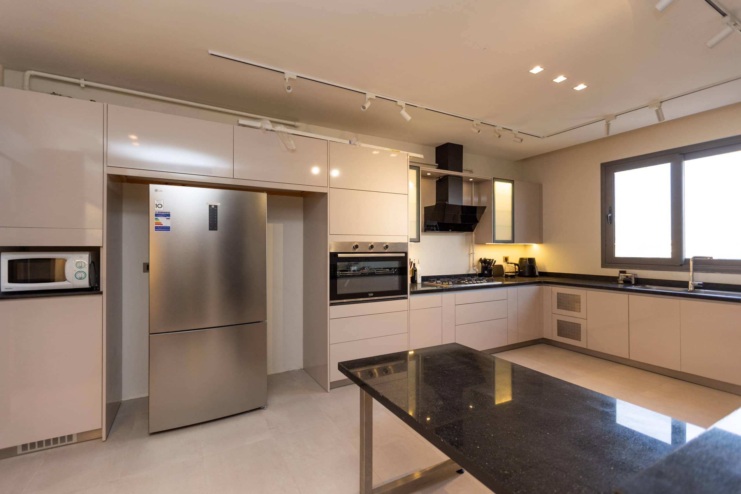 Spacious 450 sqm 3-BR + Maid’s Room |Prime View — Apartment in New Cairo, Egypt — photo 14