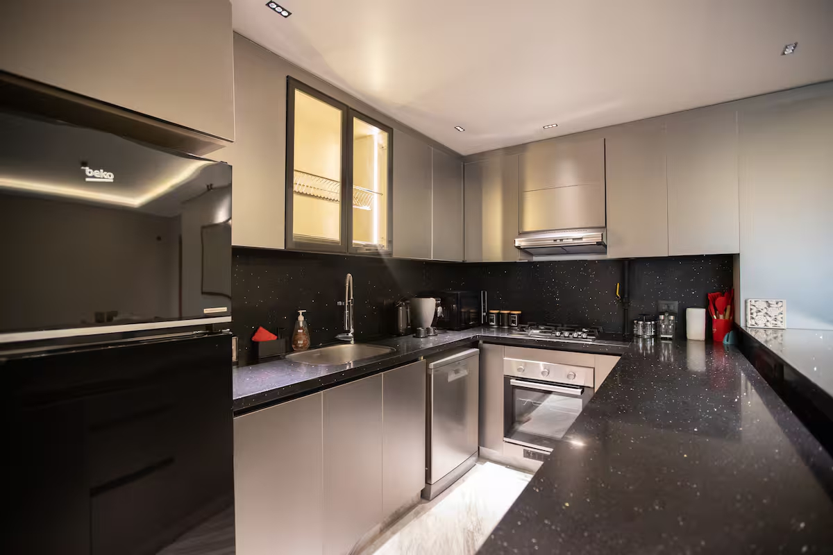 Premium 4BR Stay | Silver Palm | Pool Access — Apartment in New Cairo, Egypt — photo 6