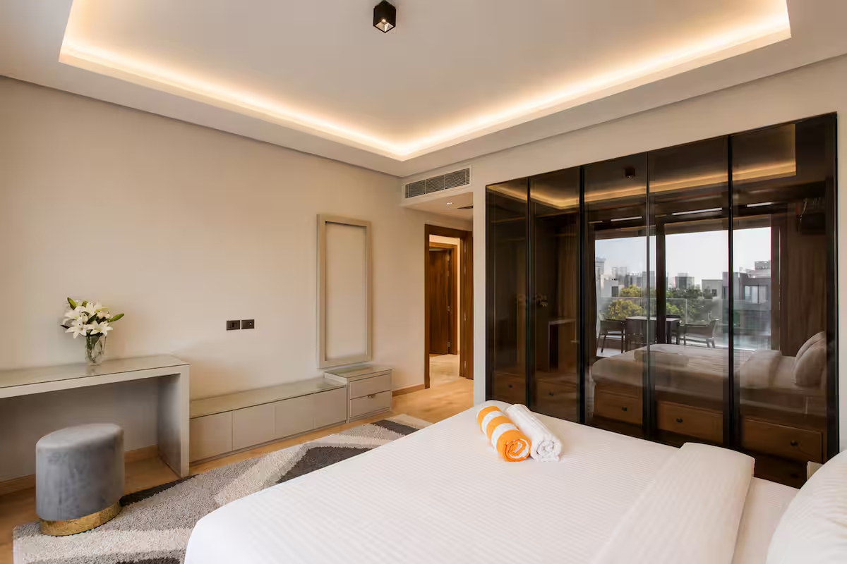 Premium 4BR Stay | Silver Palm | Pool Access — Apartment in New Cairo, Egypt — photo 17