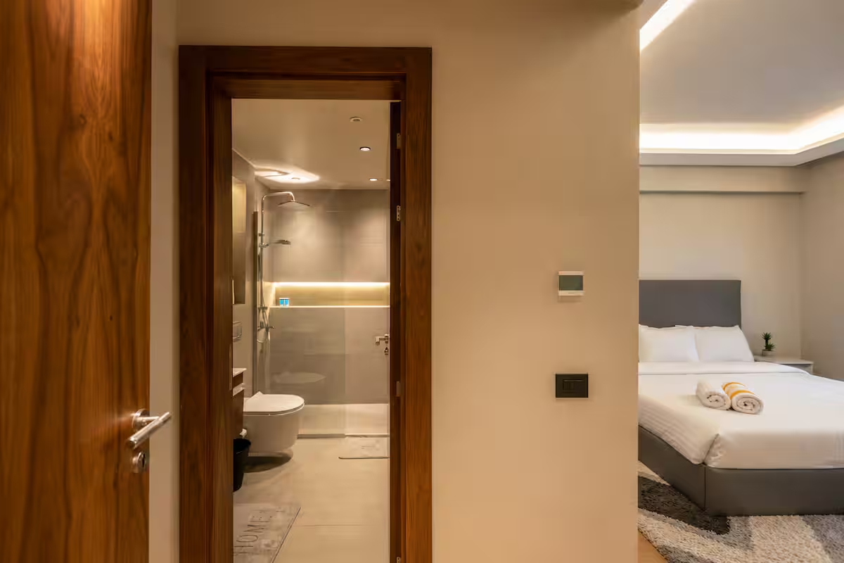 Premium 4BR Stay | Silver Palm | Pool Access — Apartment in New Cairo, Egypt — photo 18