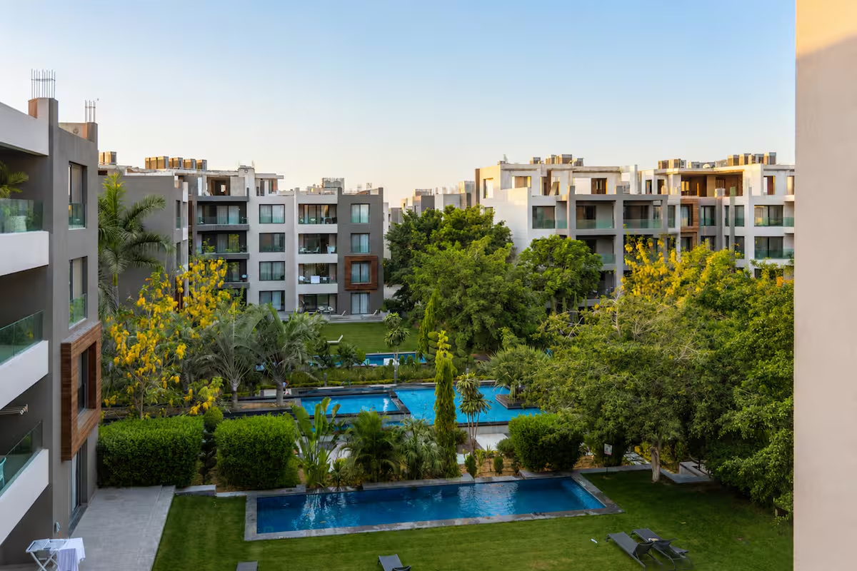 Premium 4BR Stay | Silver Palm | Pool Access — Apartment in New Cairo, Egypt — photo 40