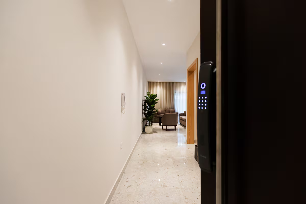 Elegant 2BR Apartment | Lake View Residence — Apartment in First New Cairo, Egypt — photo 21