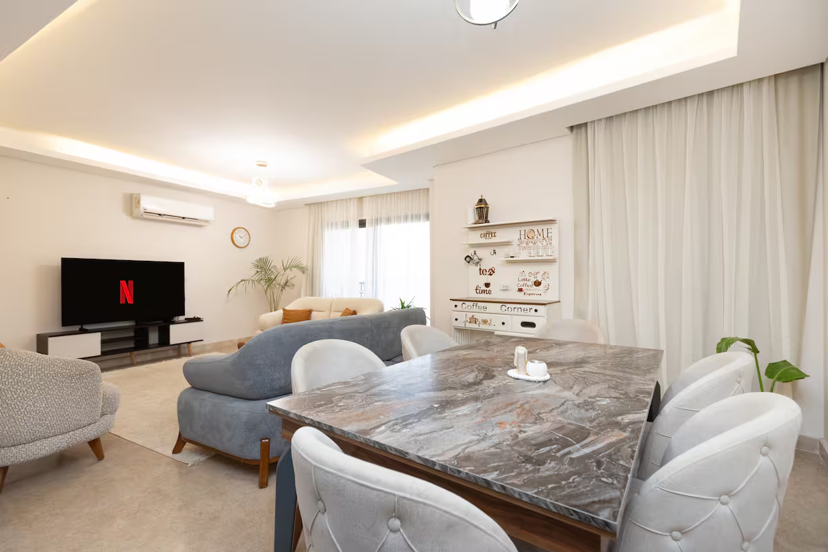 Luxury 3BR Haven Overlooking Green Views -ZED West — Apartment in Sheikh Zayed City, Egypt — photo 10