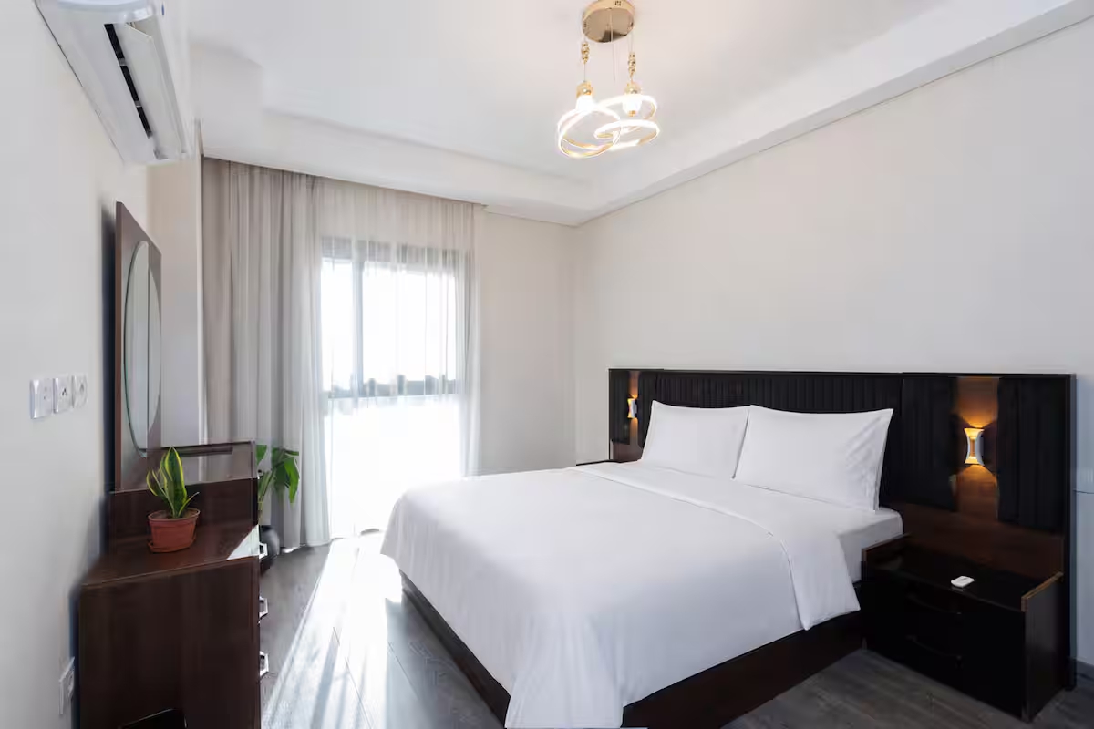 Luxury 3BR Haven Overlooking Green Views -ZED West — Apartment in Sheikh Zayed City, Egypt — photo 14