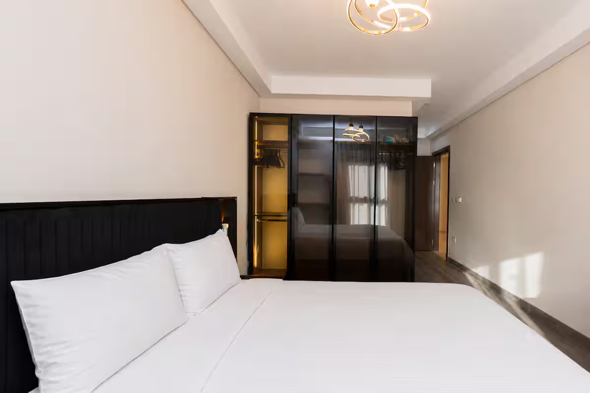 Luxury 3BR Haven Overlooking Green Views -ZED West — Apartment in Sheikh Zayed City, Egypt — photo 15