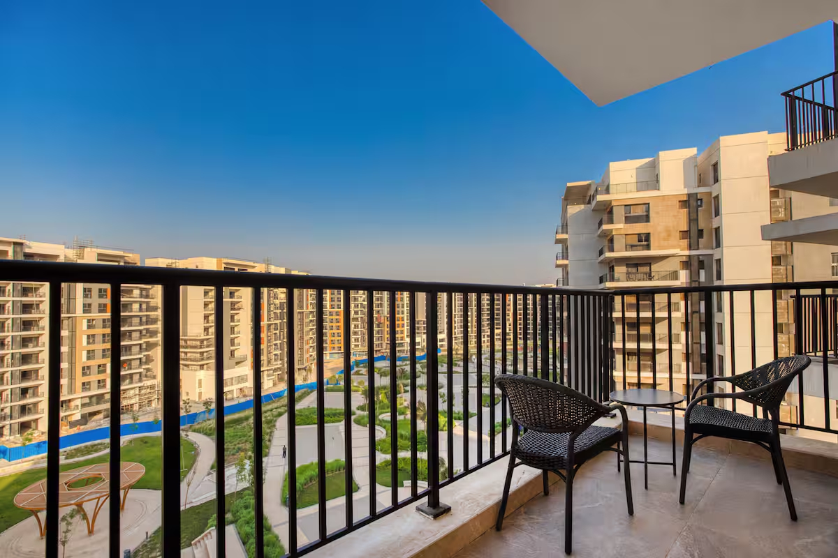 Luxury 3BR Haven Overlooking Green Views -ZED West — Apartment in Sheikh Zayed City, Egypt — photo 27