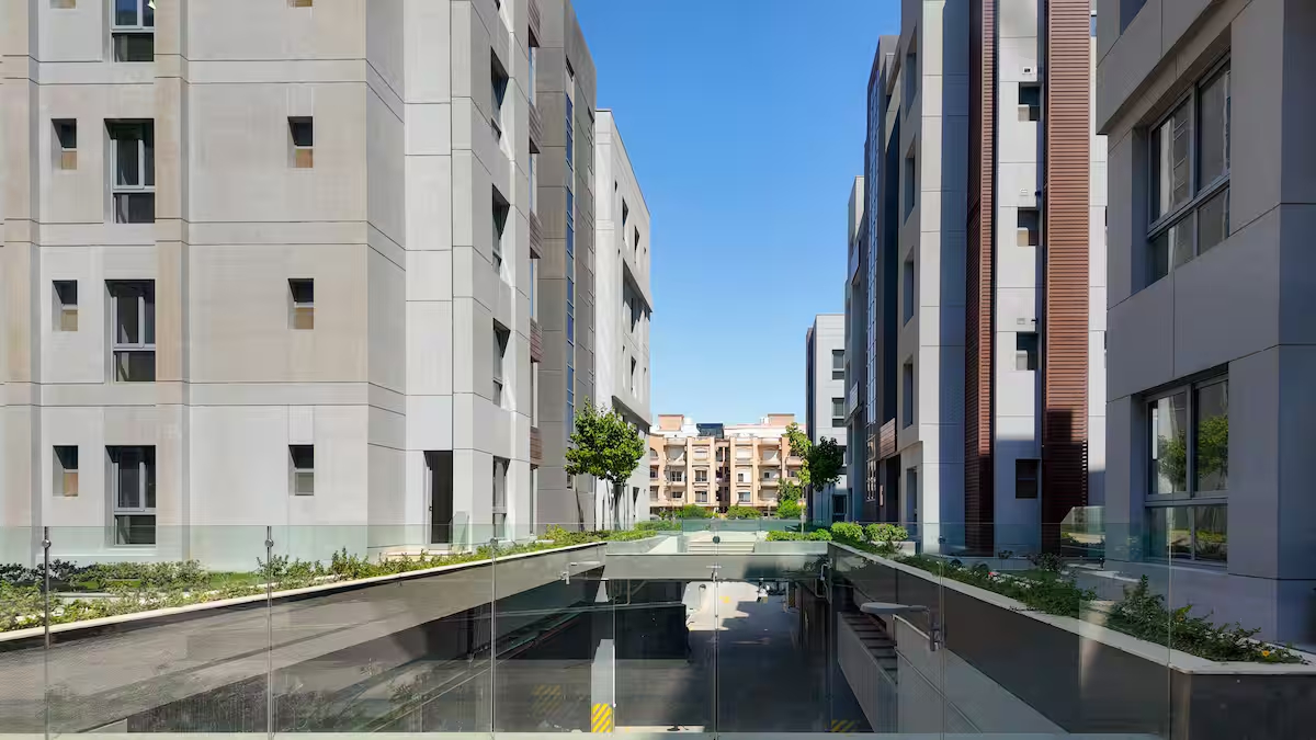Luxury Pool View Suite at JW Marriott Residences — Apartment in First New Cairo, Egypt — photo 21
