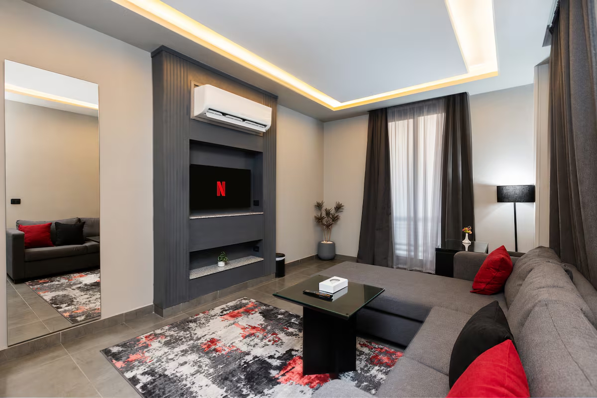 Exclusive One-Suite Hotel | Front of the Waterway — Private Suite in First New Cairo, Egypt — photo 3