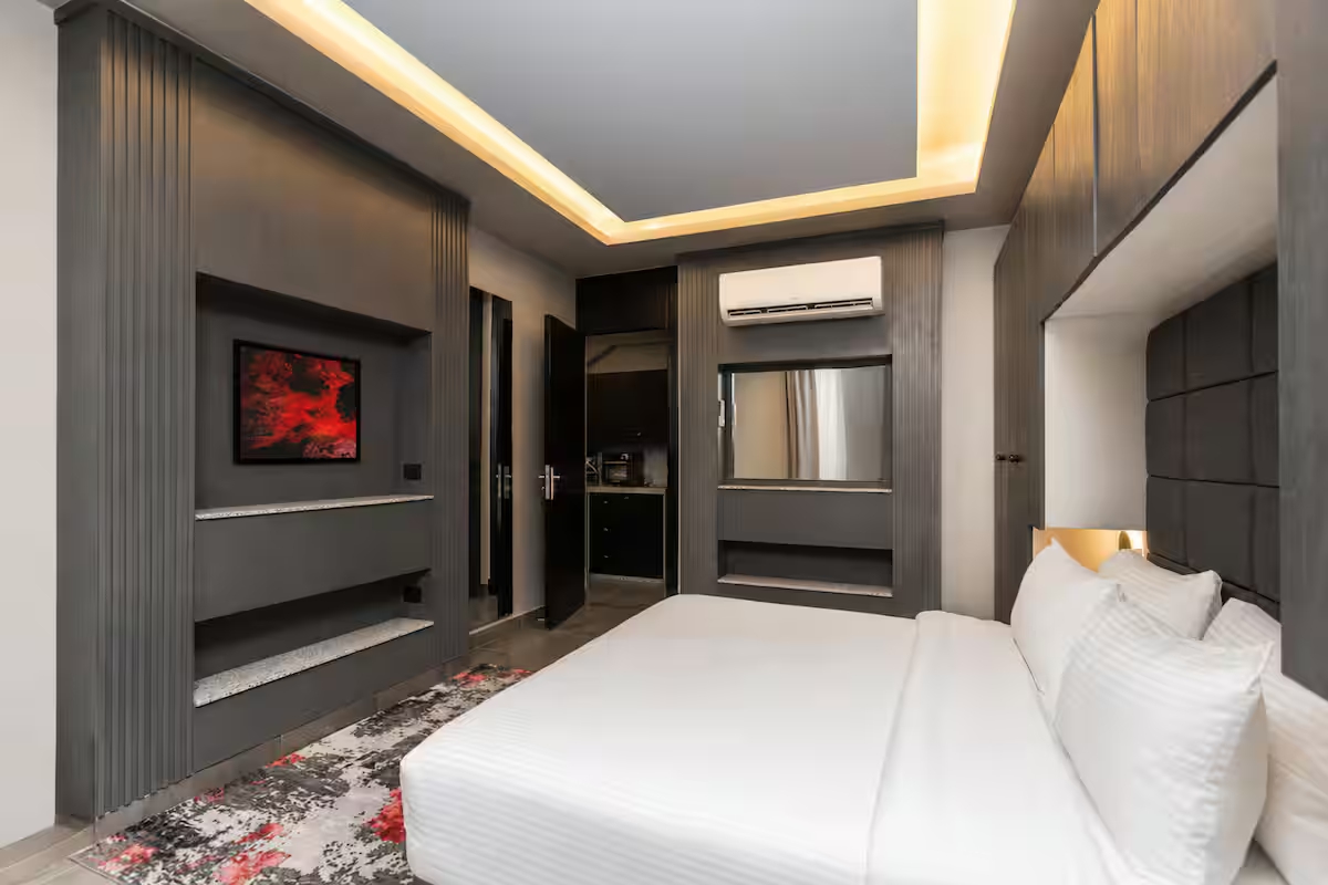 Exclusive One-Suite Hotel | Front of the Waterway — Private Suite in First New Cairo, Egypt — photo 11