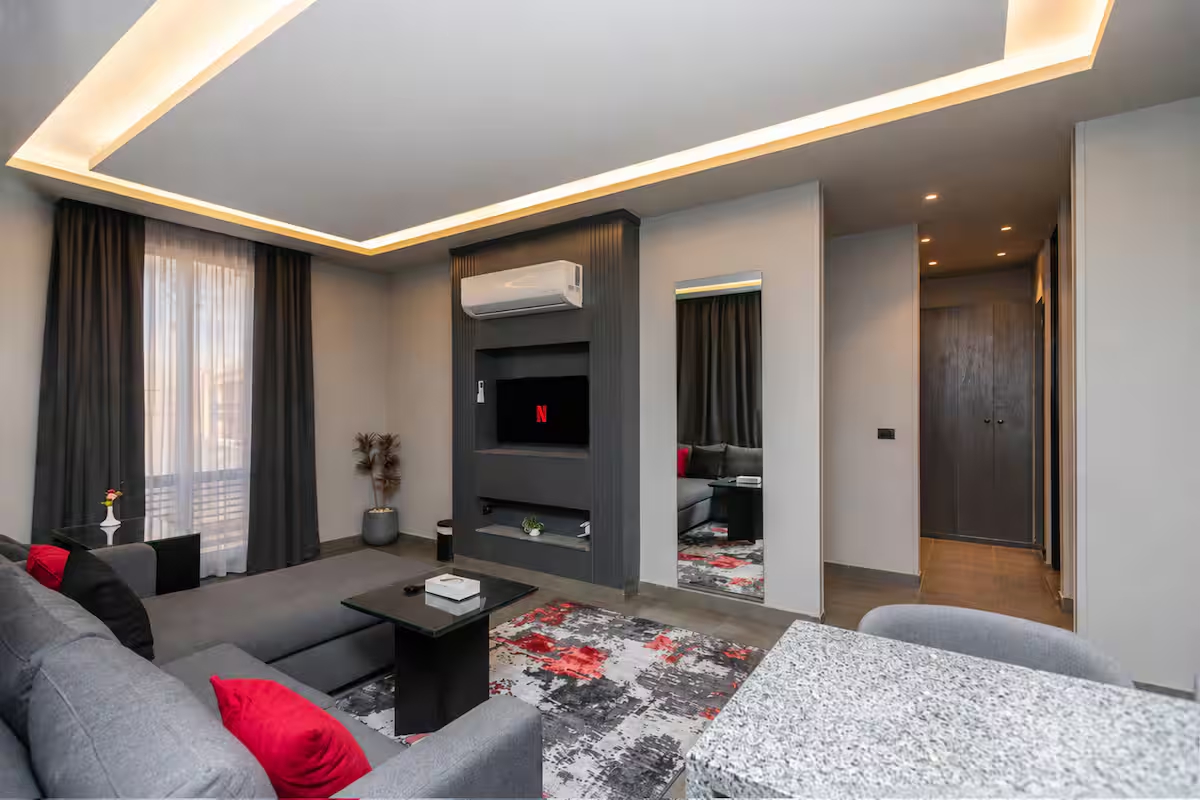 1BR Suite | Maisonette Boutique | Waterway front — Private Suite in First New Cairo, Egypt — photo 4