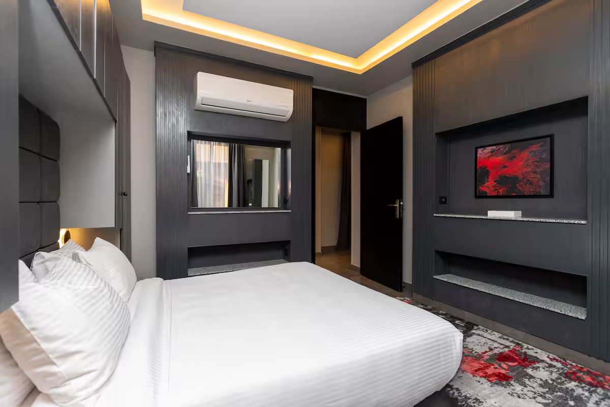 1BR Suite | Maisonette Boutique | Waterway front — Private Suite in First New Cairo, Egypt — photo 11