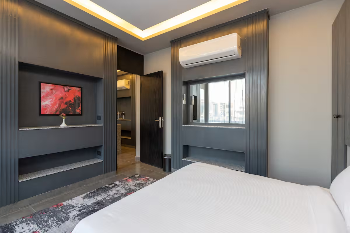 Maisonette | Stunning Waterway View & Balcony — Private Suite in First New Cairo, Egypt — photo 9