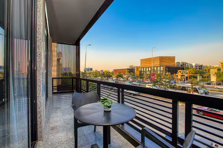 Maisonette | Stunning Waterway View & Balcony — Private Suite in First New Cairo, Egypt — photo 14