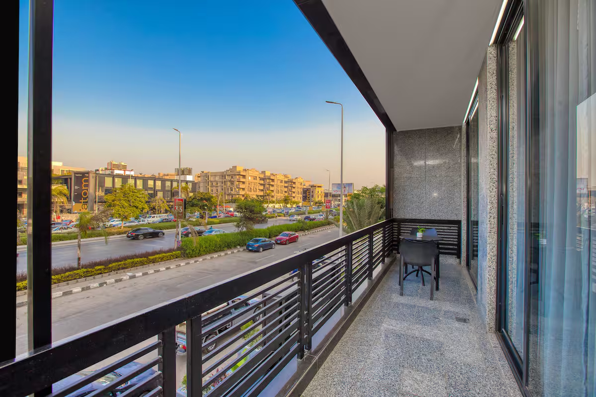 Maisonette | Stunning Waterway View & Balcony — Private Suite in First New Cairo, Egypt — photo 15