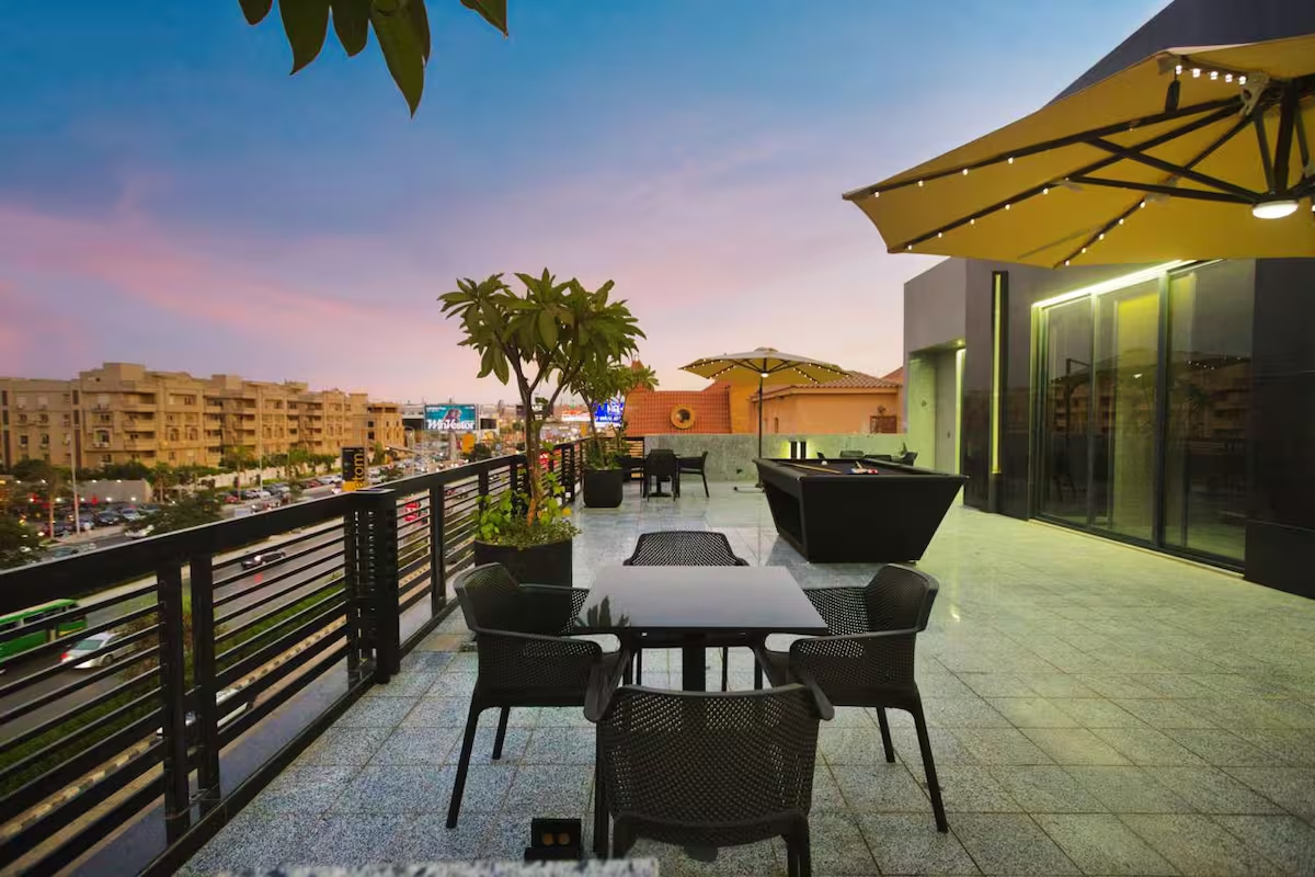 Maisonette | Stunning Waterway View & Balcony — Private Suite in First New Cairo, Egypt — photo 30