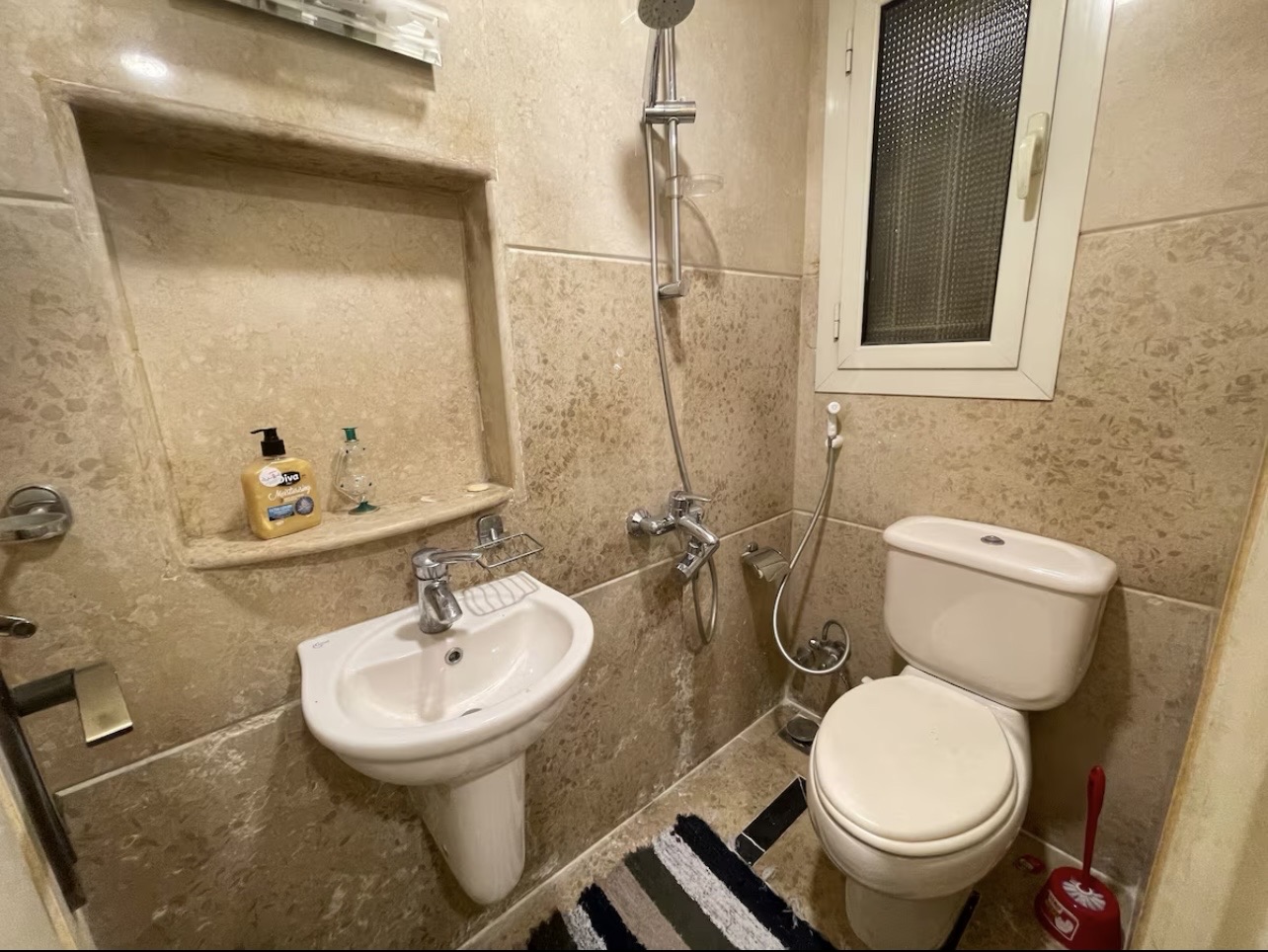 Rosy room near by Cairo university — Private room in shared home in Dokki , Giza, Egypt — photo 15
