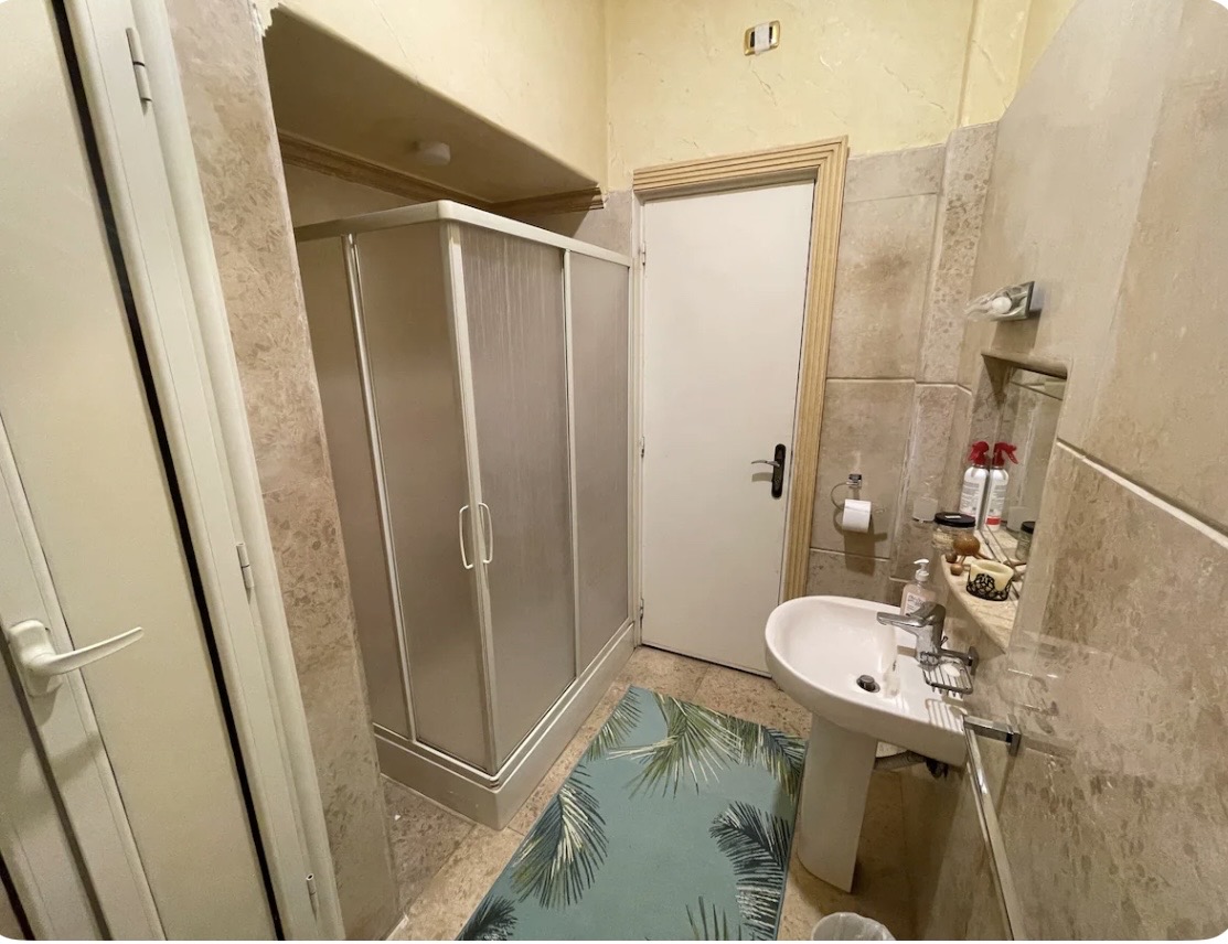 Rosy room near by Cairo university — Private room in shared home in Dokki , Giza, Egypt — photo 27