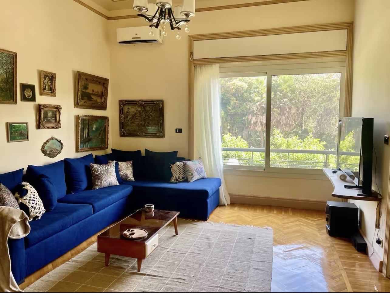 pinky room beside cairo university — Private room in shared home in Dokki , Giza, Egypt — photo 9