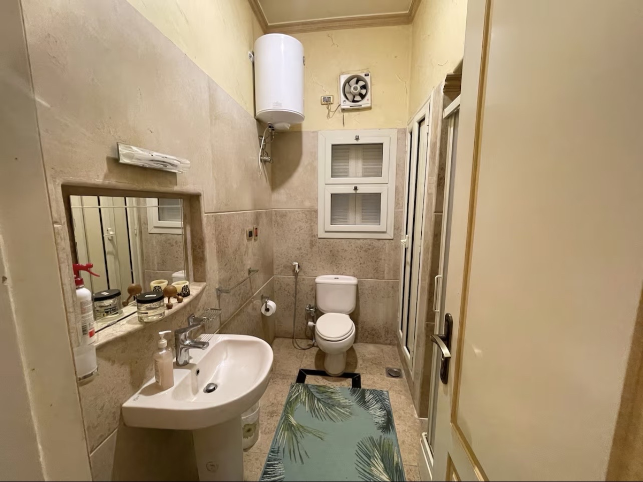 pinky room beside cairo university — Private room in shared home in Dokki , Giza, Egypt — photo 24