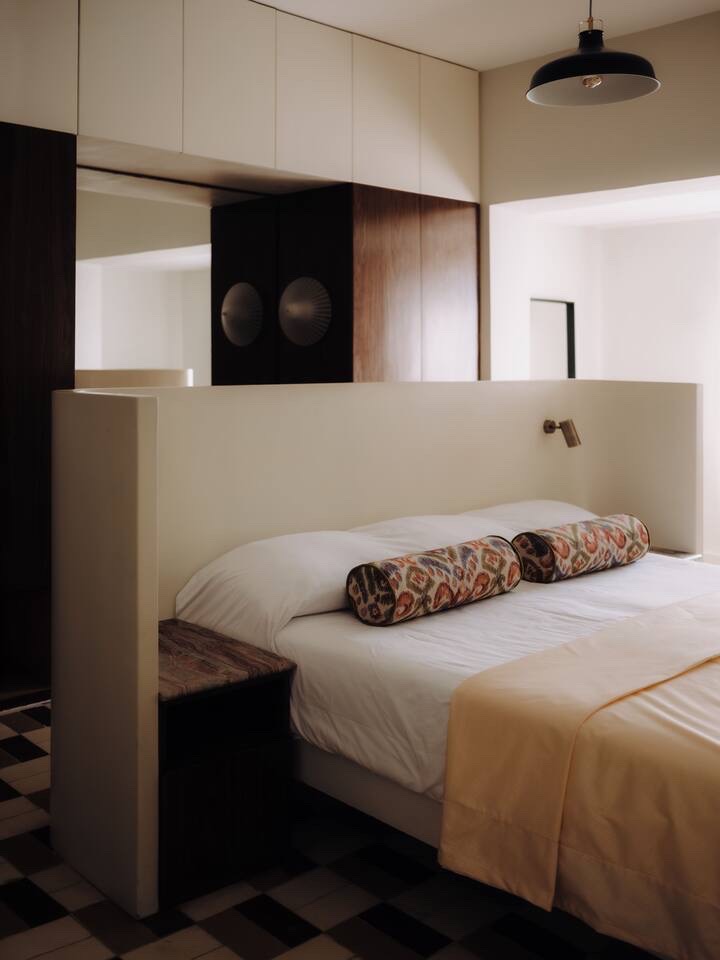 Longchamps Boutique Hotel Room w/ Breakfast — Private room in a hotel in Cairo, Egypt, Egypt — photo 11