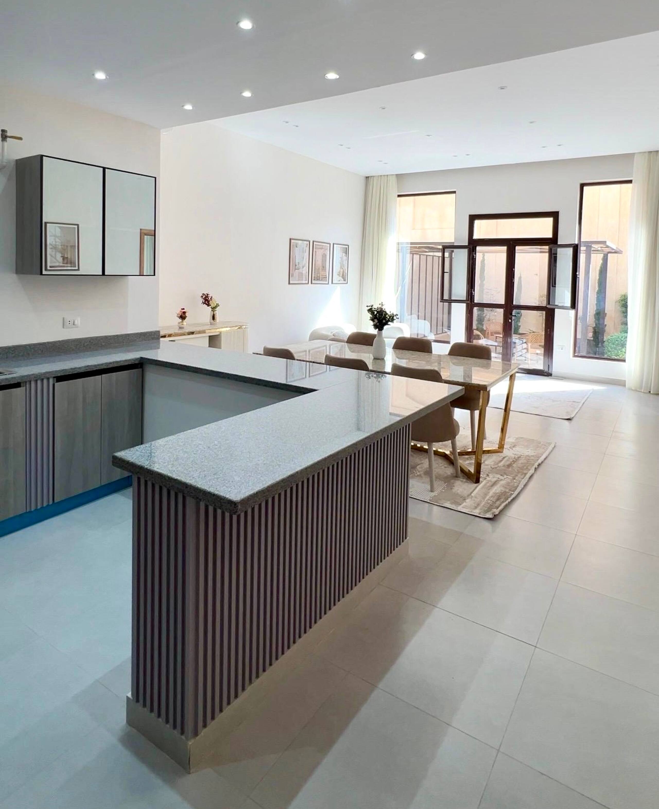Luxurious Private Garden Apt with High Ceilings — Apartment in First New Cairo, Egypt — photo 4