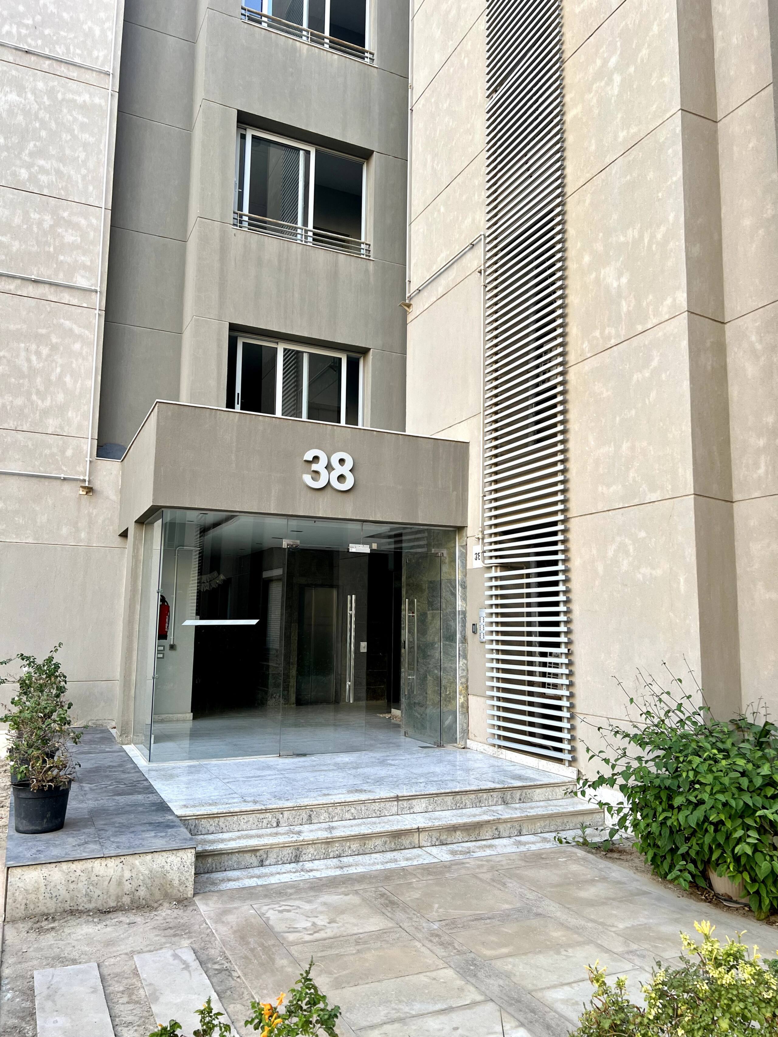 Newly Furnished 1-Bed next to AUC Palm Hills VG — Apartment in First New Cairo, Egypt — photo 33