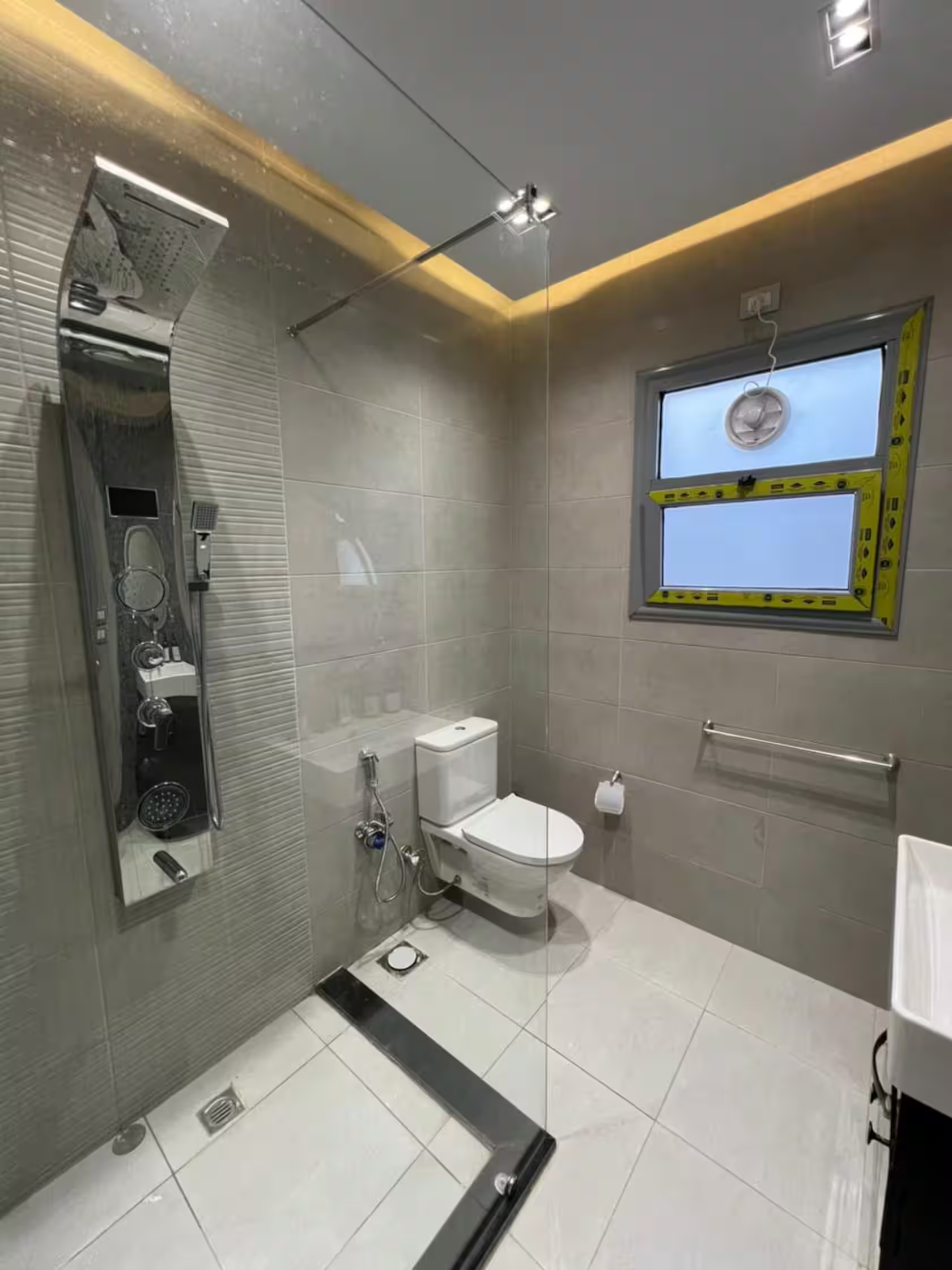 *NEW* 3-bed w/Pool next to Mall WaterWay 2, cafés — Apartment in New Cairo, Egypt — photo 20