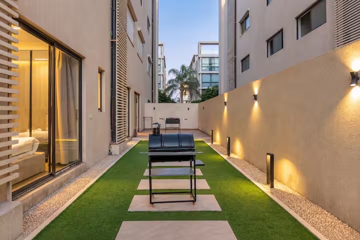 Elite 3BR Apt | Private Pool+Maid Room | Lake View — Apartment in Cairo, Egypt, Egypt — photo 42